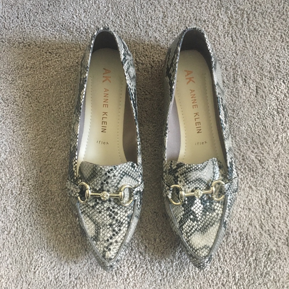 Anne Klein Gray Snake Skin Flats